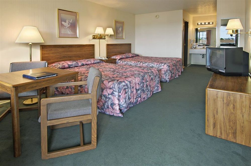 Great Lakes Inn מקינאו סיטי מראה חיצוני תמונה